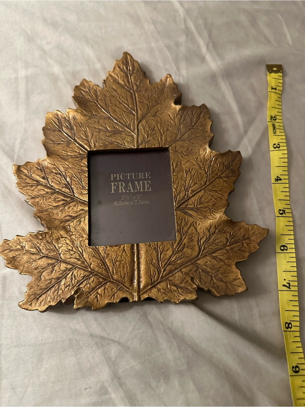 Source Unknown Gold Leaf-Shaped Picture Frame